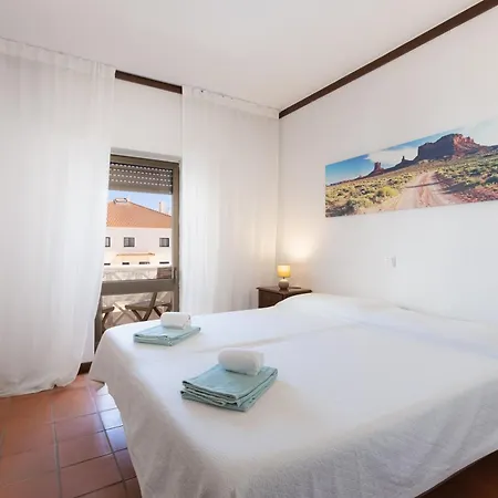 Beachtime - Oura Apartament *